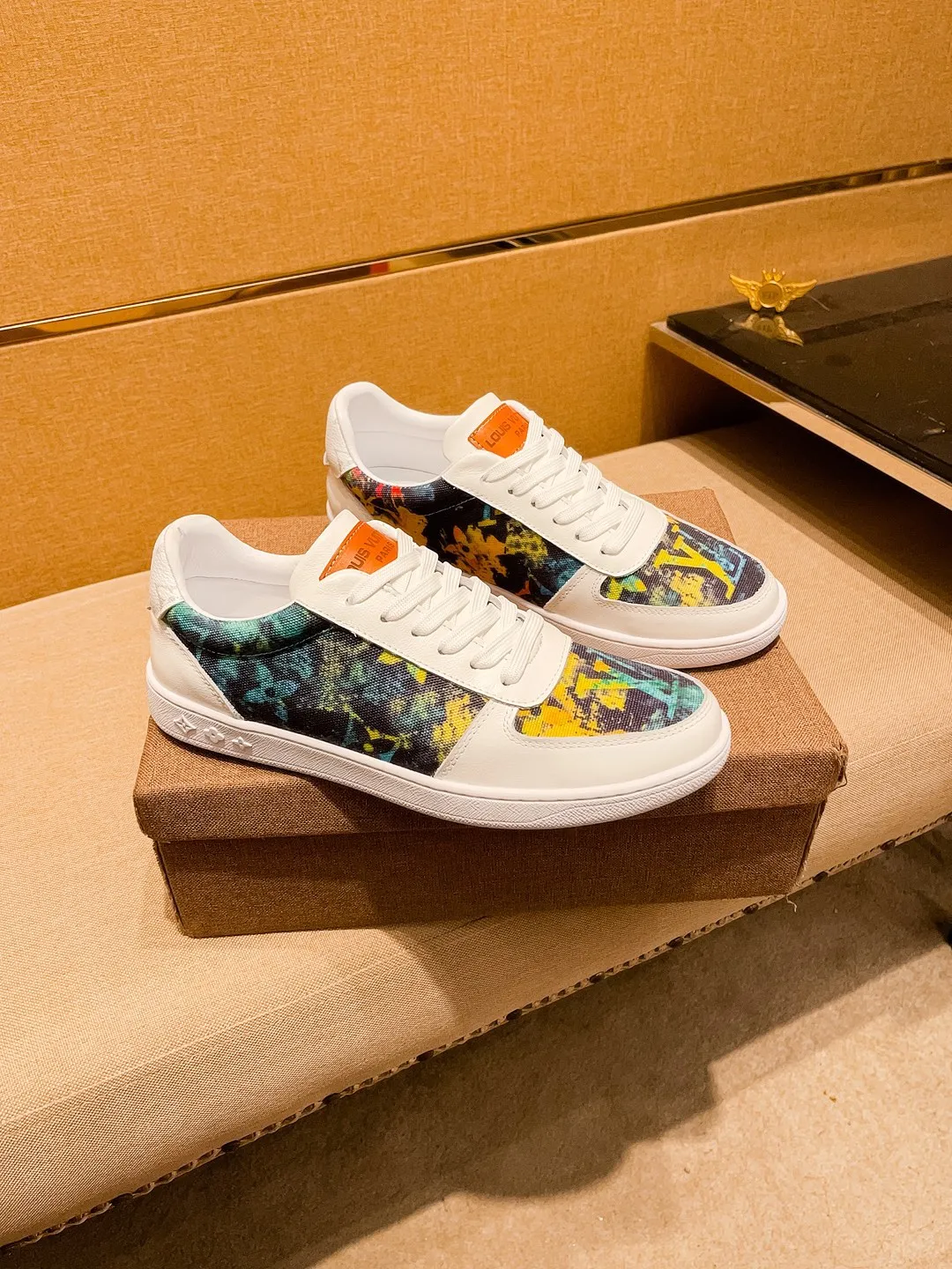 Men's shoes 💰 380💰【LV】🔥 Louis Vuitton, high-end men's shoes brand official website 1:1 latest masterpiece: the upper is made of Italian imported first-layer cowhide with a comfortable and breathable lining➕original non-slip and wear-resistant outsole🔥, making walking more convenient and comfortable! An exclusive new model, a stunning work, a beautiful 1:1 replica [color] compared to the official quality! Create a fashionable personality to set off your uniqueness! A must-have for trendy men! Classic 🔥Size: 38-44 Color: 🔥 2⃣️colors available🔥.